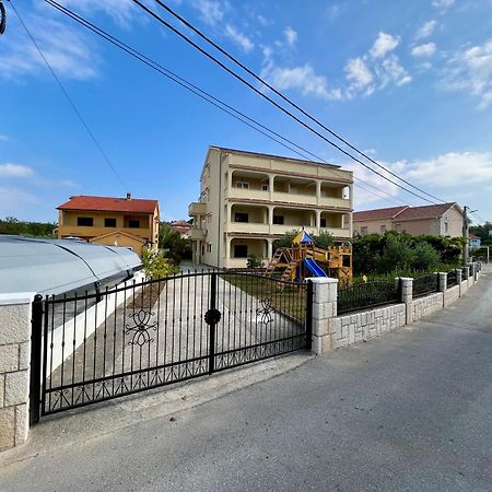 Apartments Piculjan Lopar Exterior photo