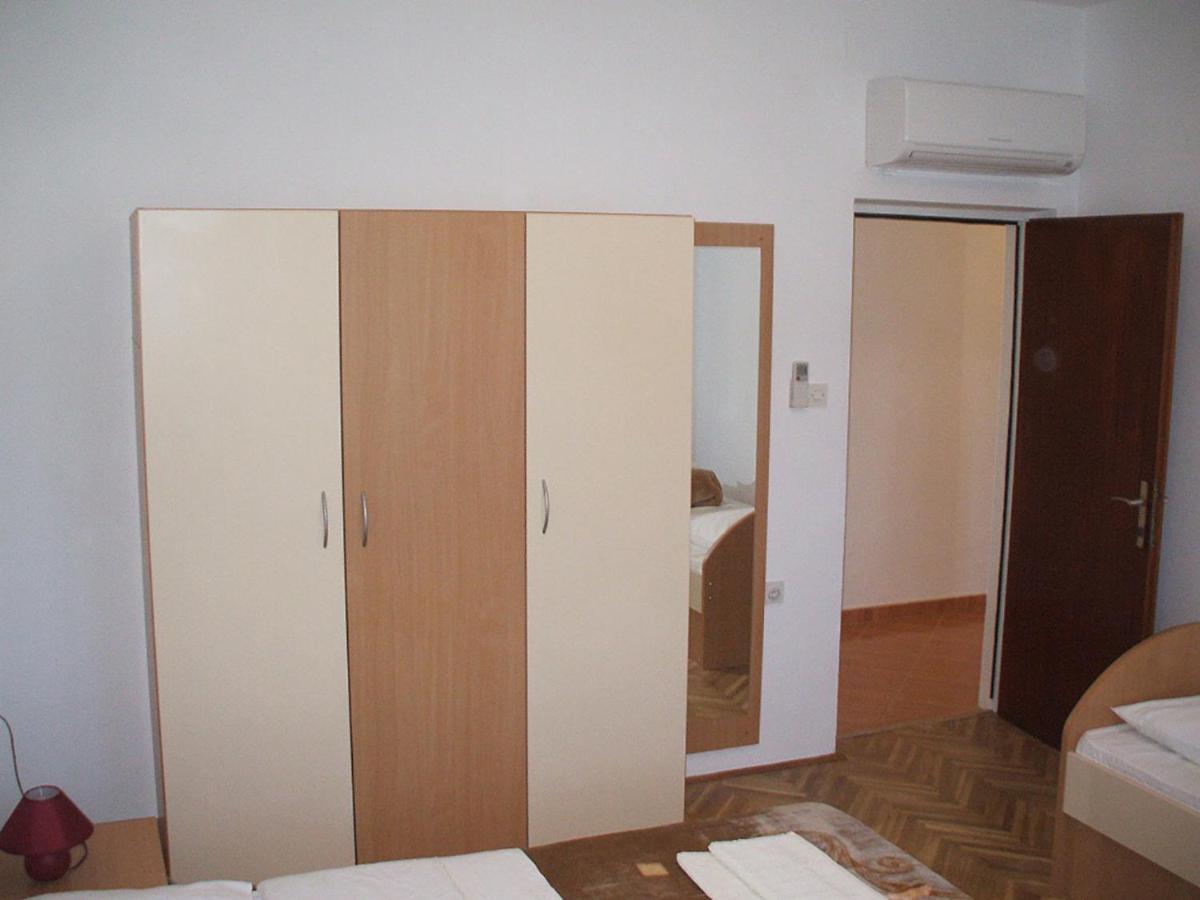 Apartments Piculjan Lopar Exterior photo