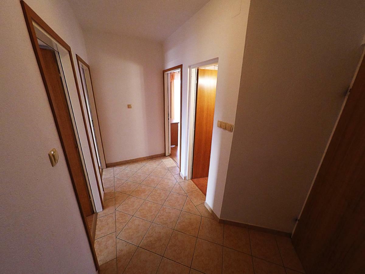Apartments Piculjan Lopar Exterior photo