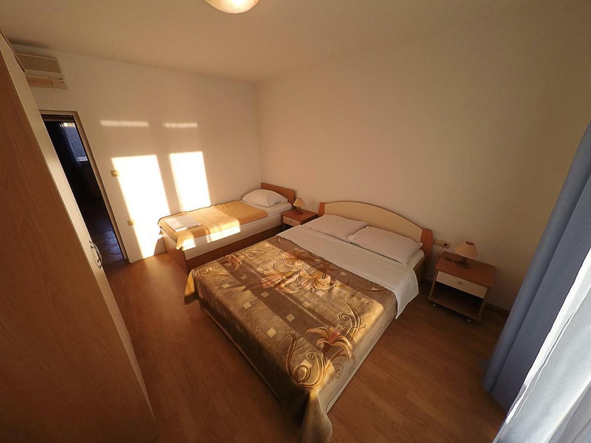 Apartments Piculjan Lopar Exterior photo