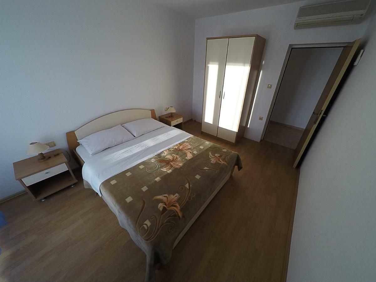 Apartments Piculjan Lopar Exterior photo